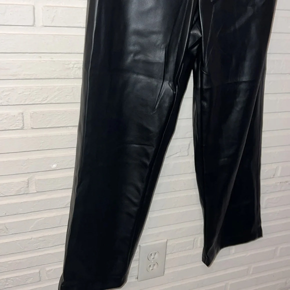 Blank NYC Black Faux Leather Wide Leg Pants, Women’s Size Medium - Picture 3 of 8